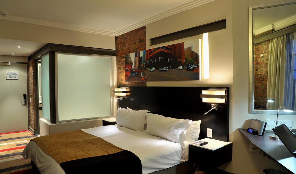 Garden Court Victoria Junction Hotel Cape Town Exterior photo